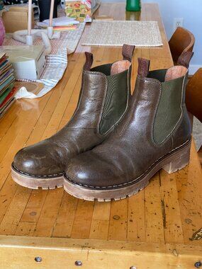 Ten Points Clarisse Green Lug Sole Heeled Chelsea Boots